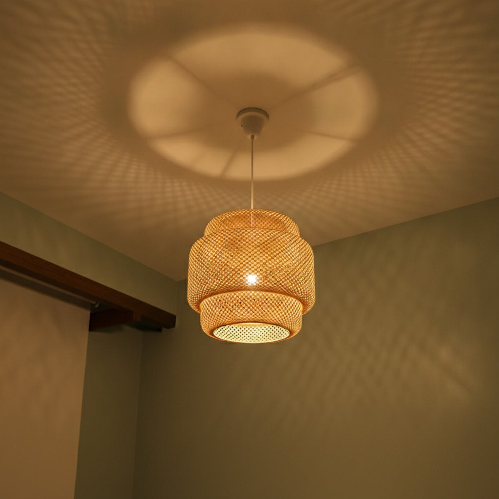 Plafonnier Suspendu en Bambou Tissé à la Main - Design Moderne, Luminaire Décoratif d'Nik (Ø 20cm ou 30cm)