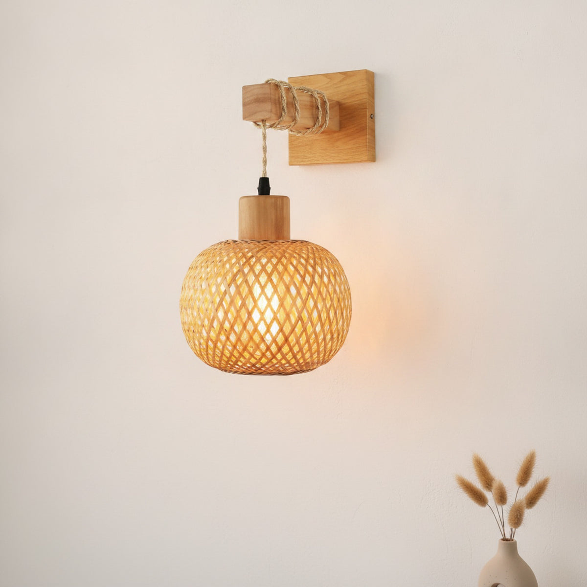 Lampe Suspendue Design Tressé Bambou & Rotin - Style Naturel pour Salle à Manger (20x18cm)